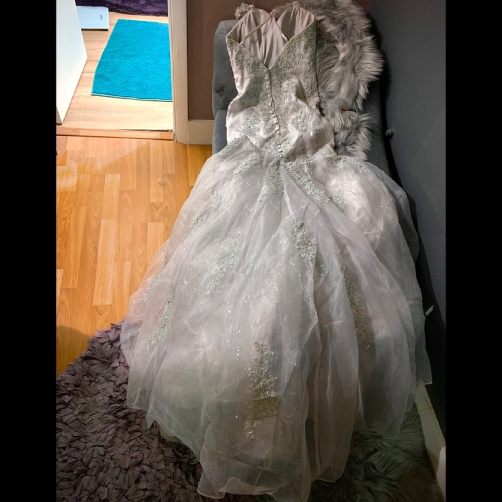 Simple elegant wedding dress❤️ - Picture 9 of 16